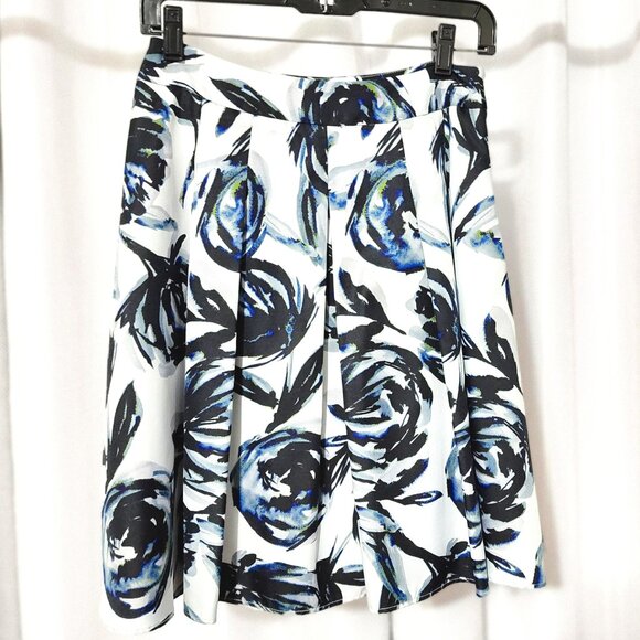 The Limited Blue Floral Print Pleated A-Line Skirt Size XS - Picture 7 of 8